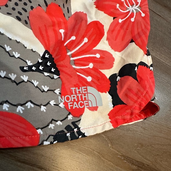 The North Face Class V Mini Shorts - Women's - Picture 3 of 8